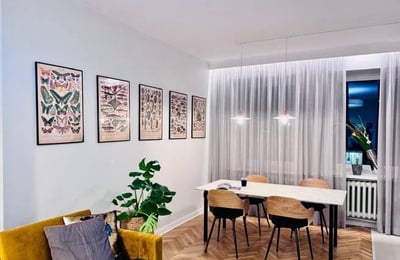 Alquiler de un elegante apartamento amueblado de 3 habitaciones, 74 m², Śródmieście, Varsovia, Polonia